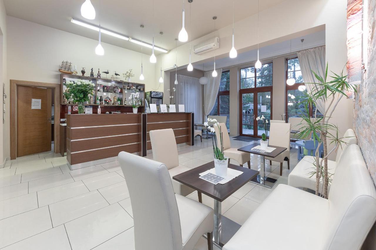 Room In Bb - Valensija - Suite For Two In Nice Hotel Jurmala Ngoại thất bức ảnh