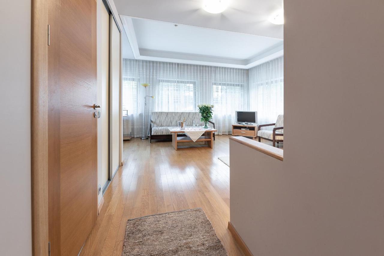 Room In Bb - Valensija - Suite For Two In Nice Hotel Jurmala Ngoại thất bức ảnh