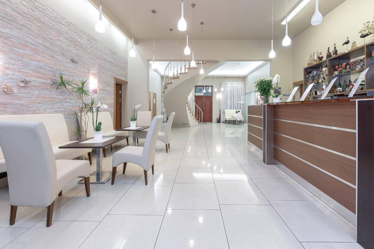 Room In Bb - Valensija - Suite For Two In Nice Hotel Jurmala Ngoại thất bức ảnh