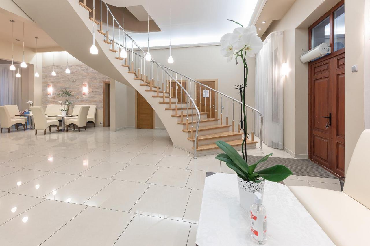 Room In Bb - Valensija - Suite For Two In Nice Hotel Jurmala Ngoại thất bức ảnh