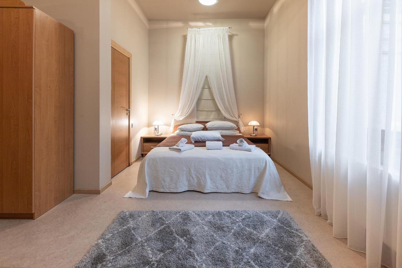 Room In Bb - Valensija - Suite For Two In Nice Hotel Jurmala Ngoại thất bức ảnh